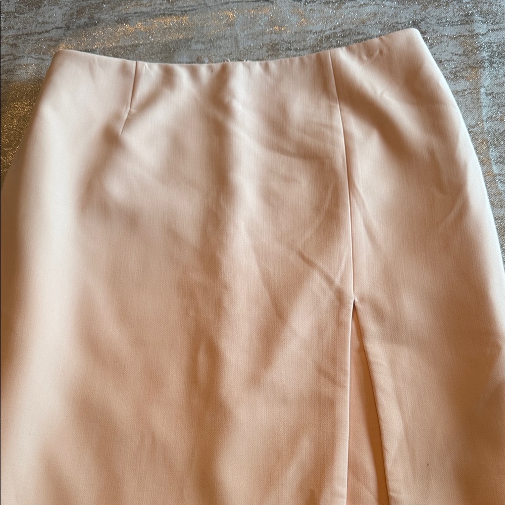 White House Black Market Blush Pencil Skirt - Picture 6 of 6
